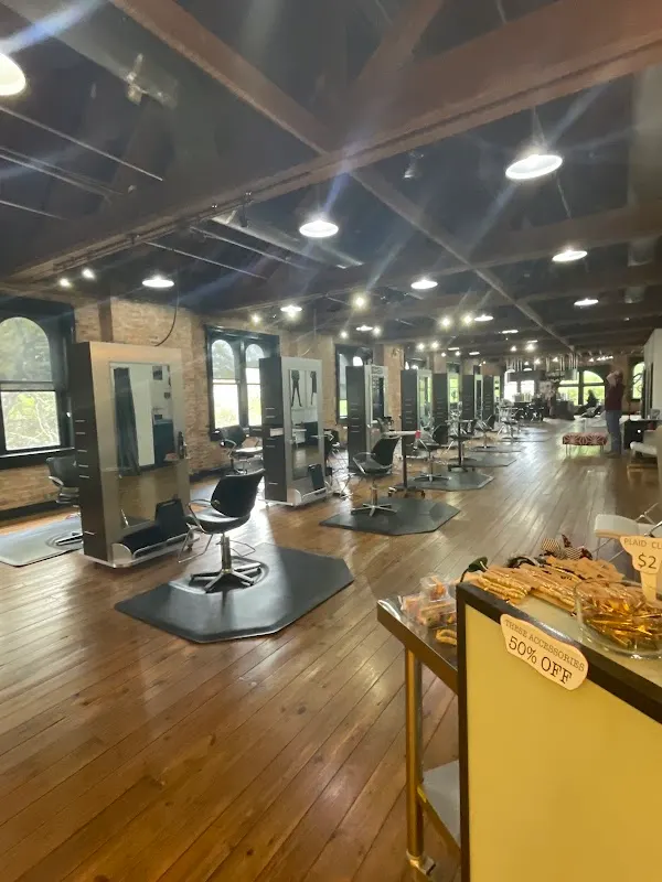 Republic Salon — Hair salon in Athens